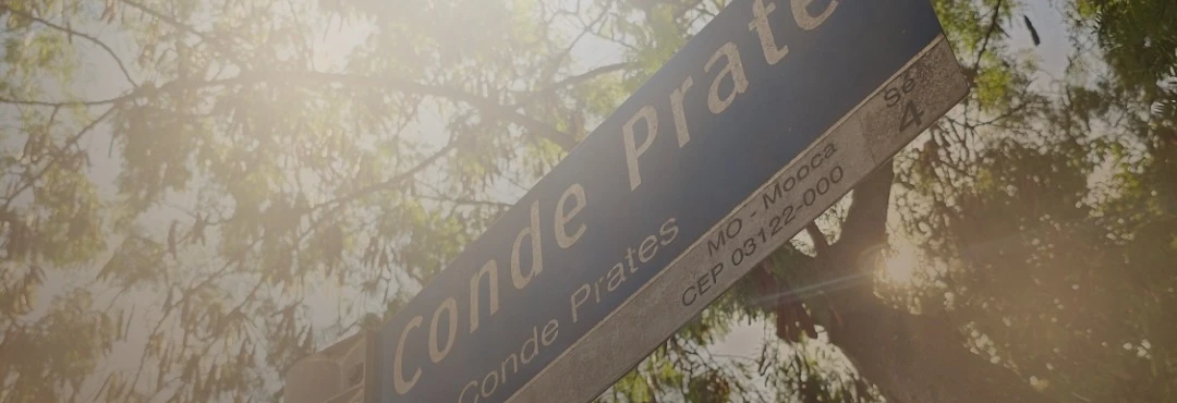 Placa da Rua Conde Prates, endereço da Célia Bakery na Mooca